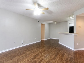 4630 Commander Dr in Orlando, FL - Building Photo - Building Photo