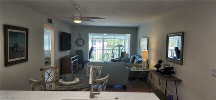 1051 Foxfire Ln in Naples, FL - Building Photo - Building Photo