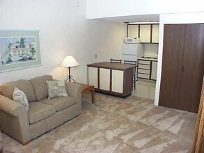 Meadowood in Columbus, OH - Building Photo - Interior Photo