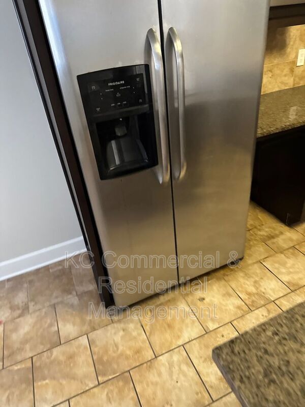 530 W 10th St in Kansas City, MO - Building Photo - Building Photo