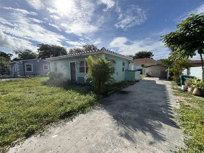 1926 NW 84th St in Miami, FL - Building Photo - Building Photo