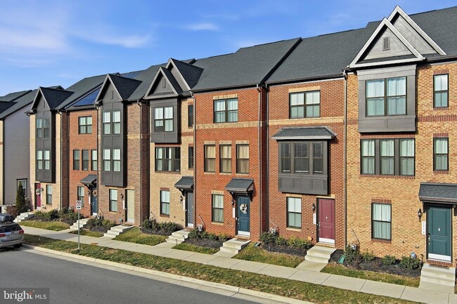 2818 Dart Dr in Alexandria, VA - Foto de edificio - Building Photo