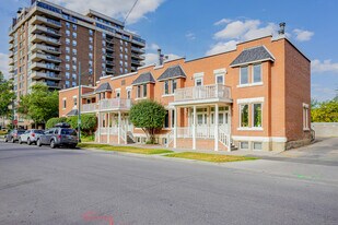 1217 9 St SW in Calgary, AB - Building Photo