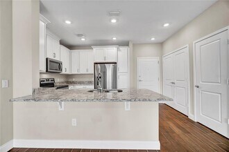 7517 Laureate Blvd in Orlando, FL - Building Photo - Building Photo