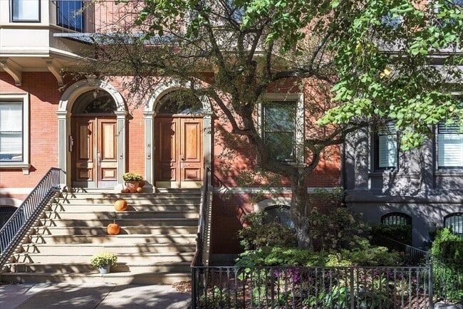 214 Beacon St in Boston, MA - Building Photo - Building Photo
