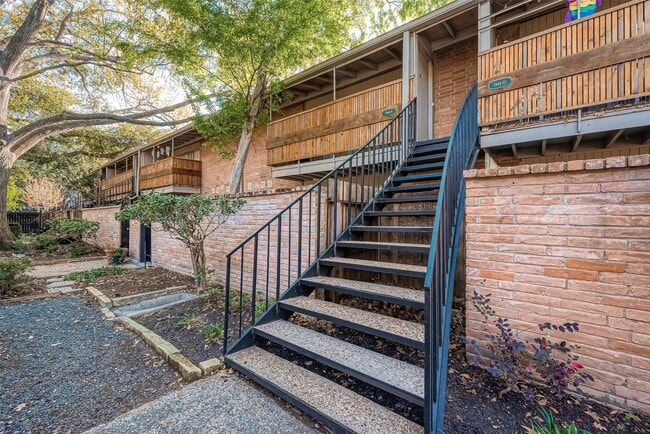 property at 3944 W Alabama St
