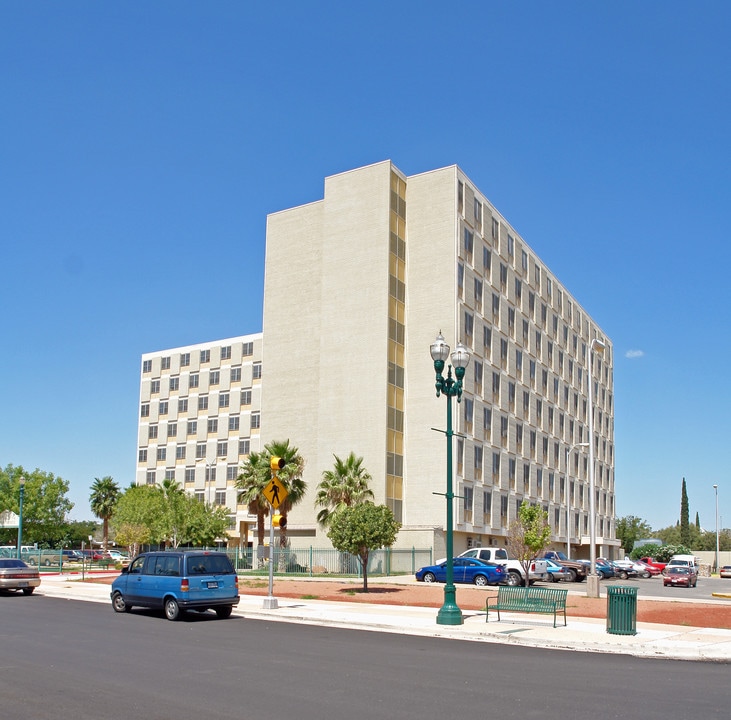 Sun Plaza Apartments in El Paso, TX - Building Photo