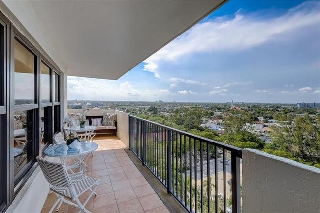 property at 3200 Port Royale Dr N
