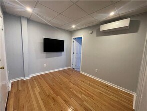 38 Freebody St-Unit -207 in Newport, RI - Building Photo - Building Photo