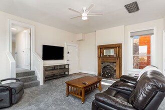 440 Hopkins St, Unit #3 in Cincinnati, OH - Building Photo - Building Photo