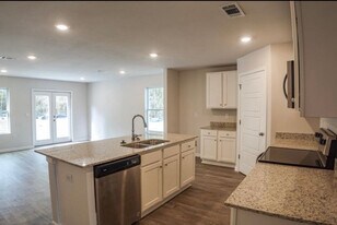 5008 Sampler Dr in Tallahassee, FL - Building Photo