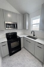 1409 Westmoor Dr in Austin, TX - Building Photo - Building Photo