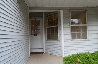 162 Salem Rd in North Brunswick, NJ - Building Photo - Building Photo