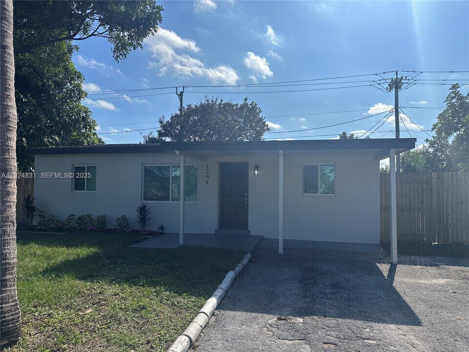1264 NE 25th Ct in Pompano Beach, FL - Building Photo
