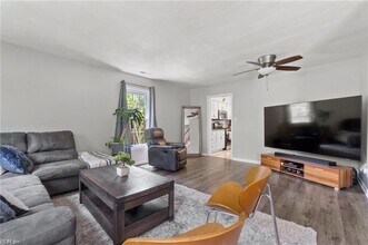 1805 Monet Ct in Virginia Beach, VA - Building Photo - Building Photo