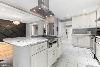 203 Jonathan Ln in Evesham, NJ - Building Photo - Building Photo