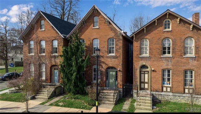 153 Allen St, Unit Upper Rear