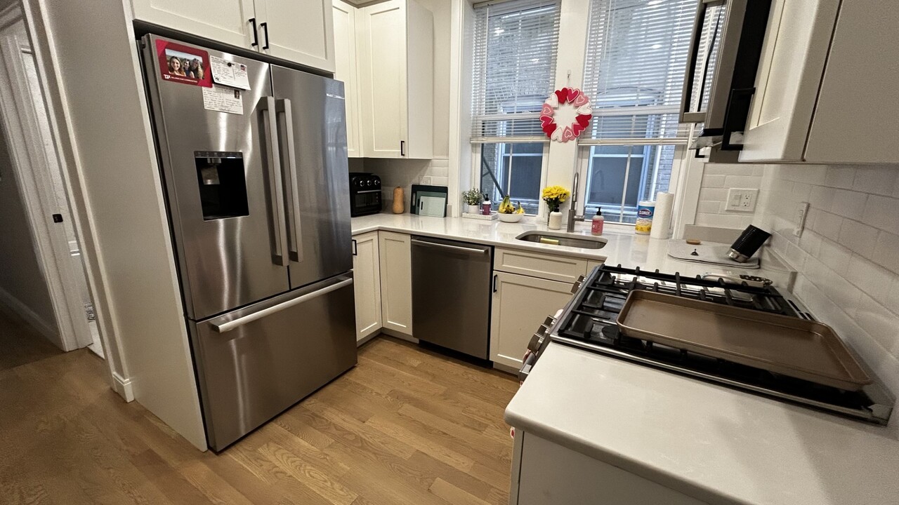 137 Englewood Ave, Unit 1 in Boston, MA - Building Photo
