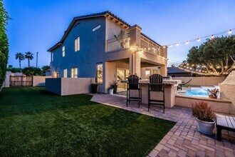 1522 E Loma Vista St in Gilbert, AZ - Foto de edificio - Building Photo