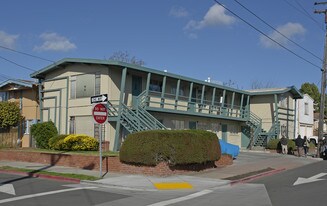 3053 Dohr St in Berkeley, CA - Building Photo