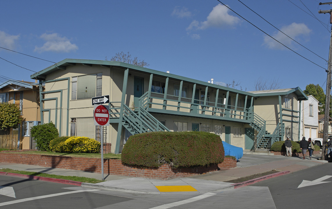 3053 Dohr St in Berkeley, CA - Building Photo