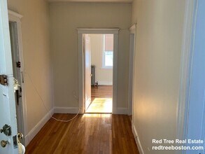 1820 Commonwealth Ave, Unit 29 in Boston, MA - Foto de edificio - Building Photo