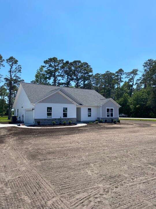1724 N 20th St in Morehead City, NC - Building Photo