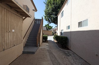 Oakdale Gardens in El Cajon, CA - Foto de edificio - Building Photo