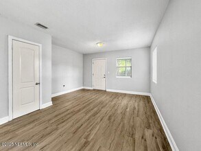620 Comet St in Jacksonville, FL - Building Photo - Building Photo