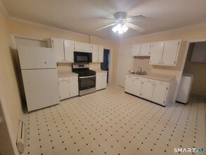 102 Brook St in Torrington, CT - Building Photo - Building Photo