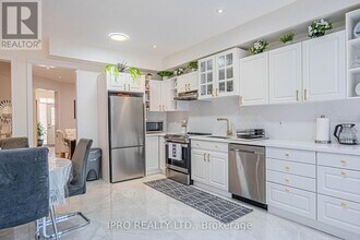 14 Vanwood Crescent in Brampton, ON - Building Photo - Building Photo