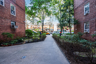 Sunnyhill Gardens in Woodside, NY - Building Photo - Building Photo