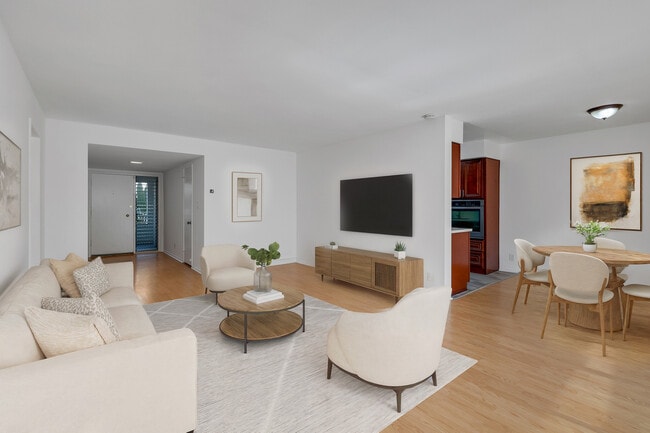 property at 2352 Torrey Pines Rd