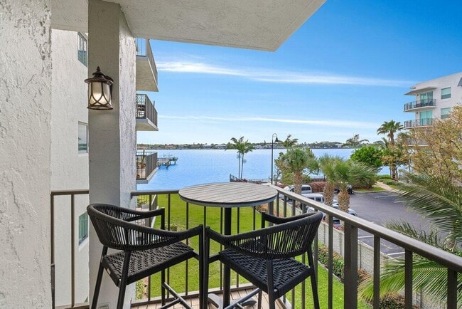 1206 S Lake Dr in Lantana, FL - Building Photo - Building Photo
