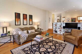 81 Marlborough St, Unit 1 in Boston, MA - Foto de edificio - Building Photo