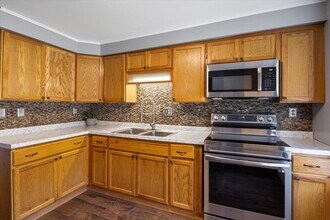 5 Aspen Ln in Merrimack, NH - Building Photo - Building Photo