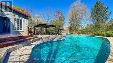 70 Shannon Rd in East Gwillimbury, ON - Building Photo - Building Photo