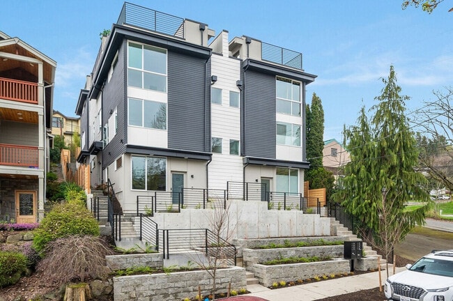 34 W Cremona St in Seattle, WA - Building Photo - Building Photo