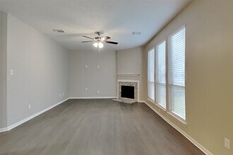 131 Lissa Ln in Sugar Land, TX - Building Photo - Building Photo