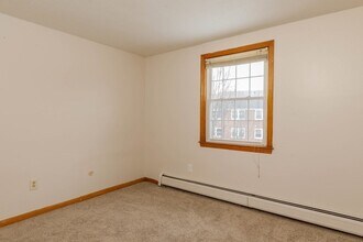 90 Ridgewood Ln in Gardner, MA - Building Photo - Building Photo