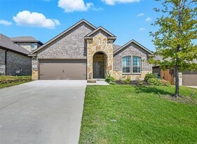 3000 Llano Rd in Oak Point, TX - Building Photo