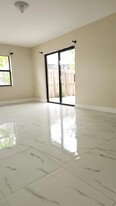 14293 SW 94th Cir Ln in Miami, FL - Building Photo