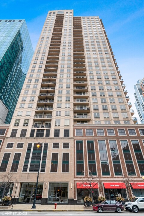 1111 S Wabash Ave in Chicago, IL - Building Photo