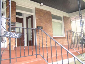 5704 Darlington Rd, Unit 1st Flr in Pittsburgh, PA - Building Photo - Building Photo