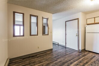 348 Terri Dr in Loveland, CO - Building Photo - Building Photo