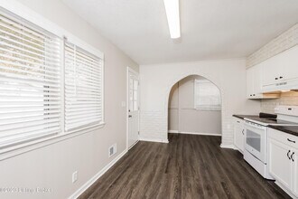 215 Kim Ct in Louisville, KY - Building Photo - Building Photo