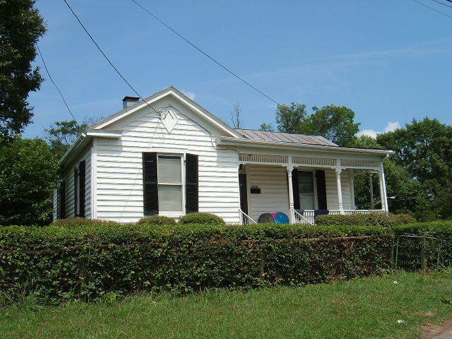 2446 Kemper St in Lynchburg, VA - Building Photo