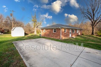 138 Wilson Dr in New Palestine, IN - Building Photo - Building Photo