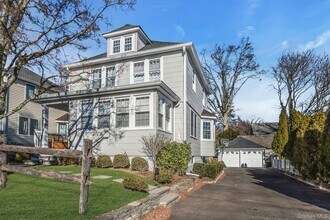 32 Katherine St in Locust Valley, NY - Building Photo - Building Photo