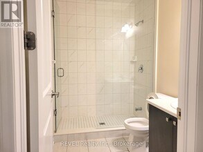 9275 White Oak Ave in Niagara Falls, ON - Building Photo - Building Photo